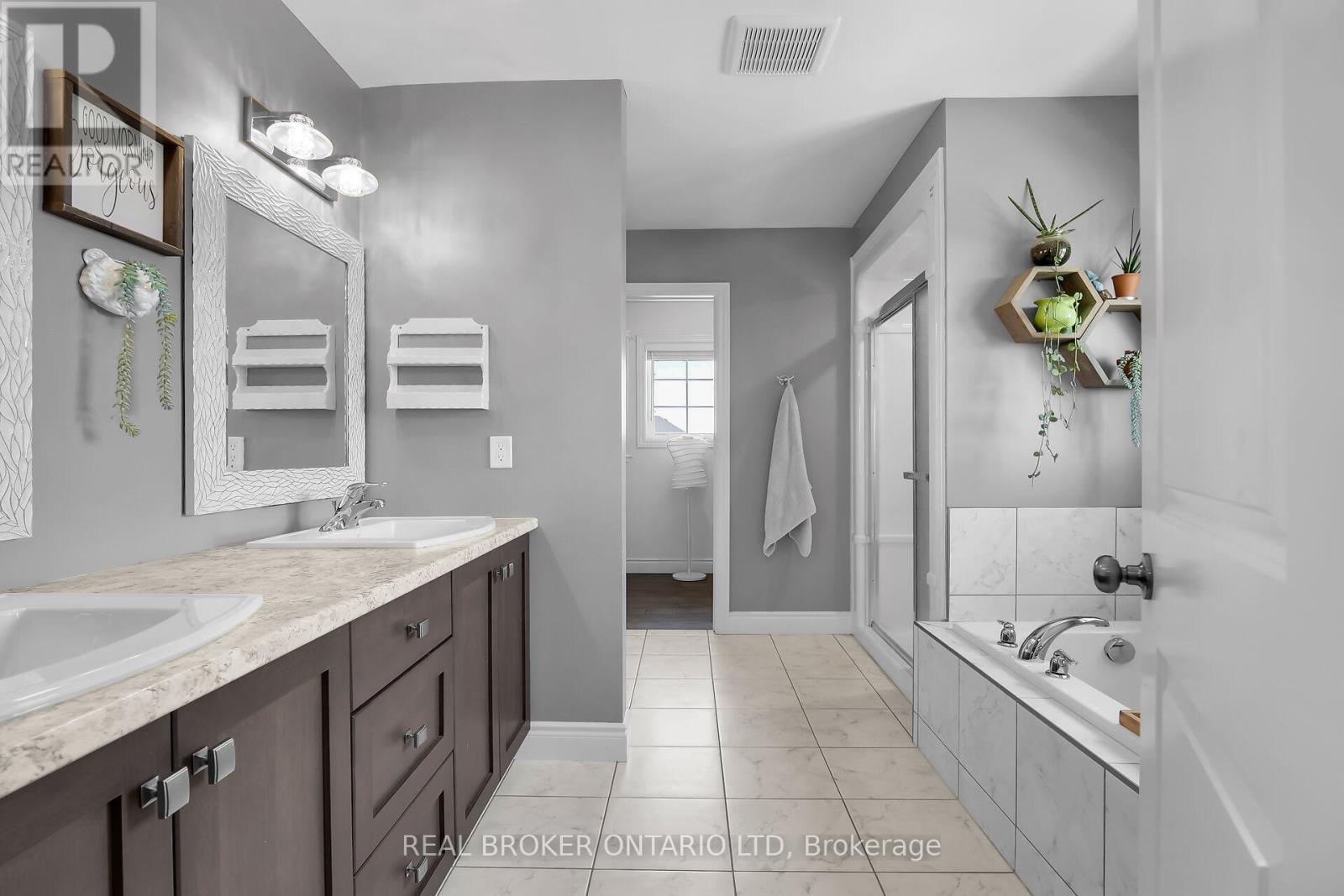 Photo 24 of 49 for 27 Glenwood Street