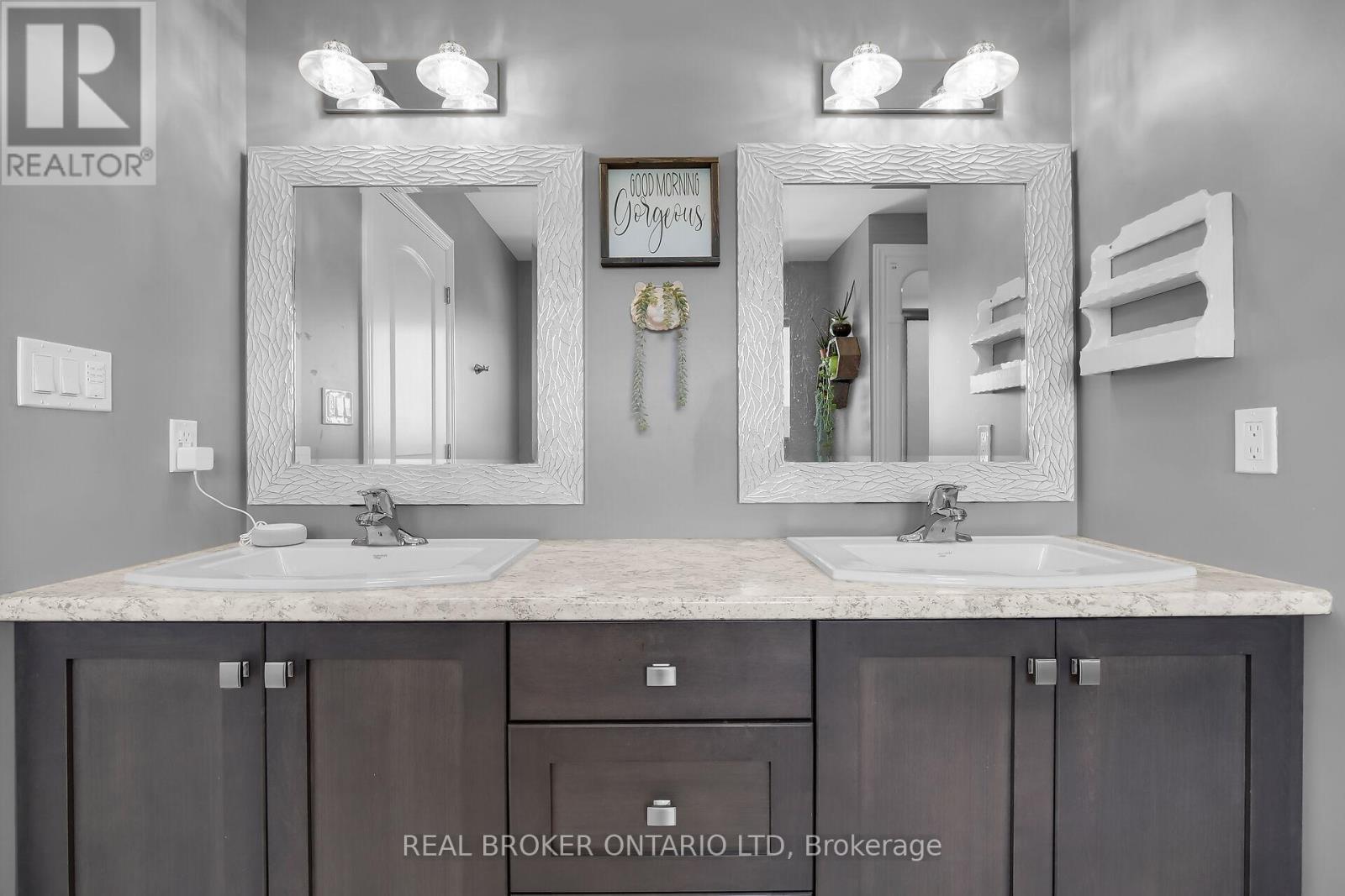 Photo 25 of 49 for 27 Glenwood Street