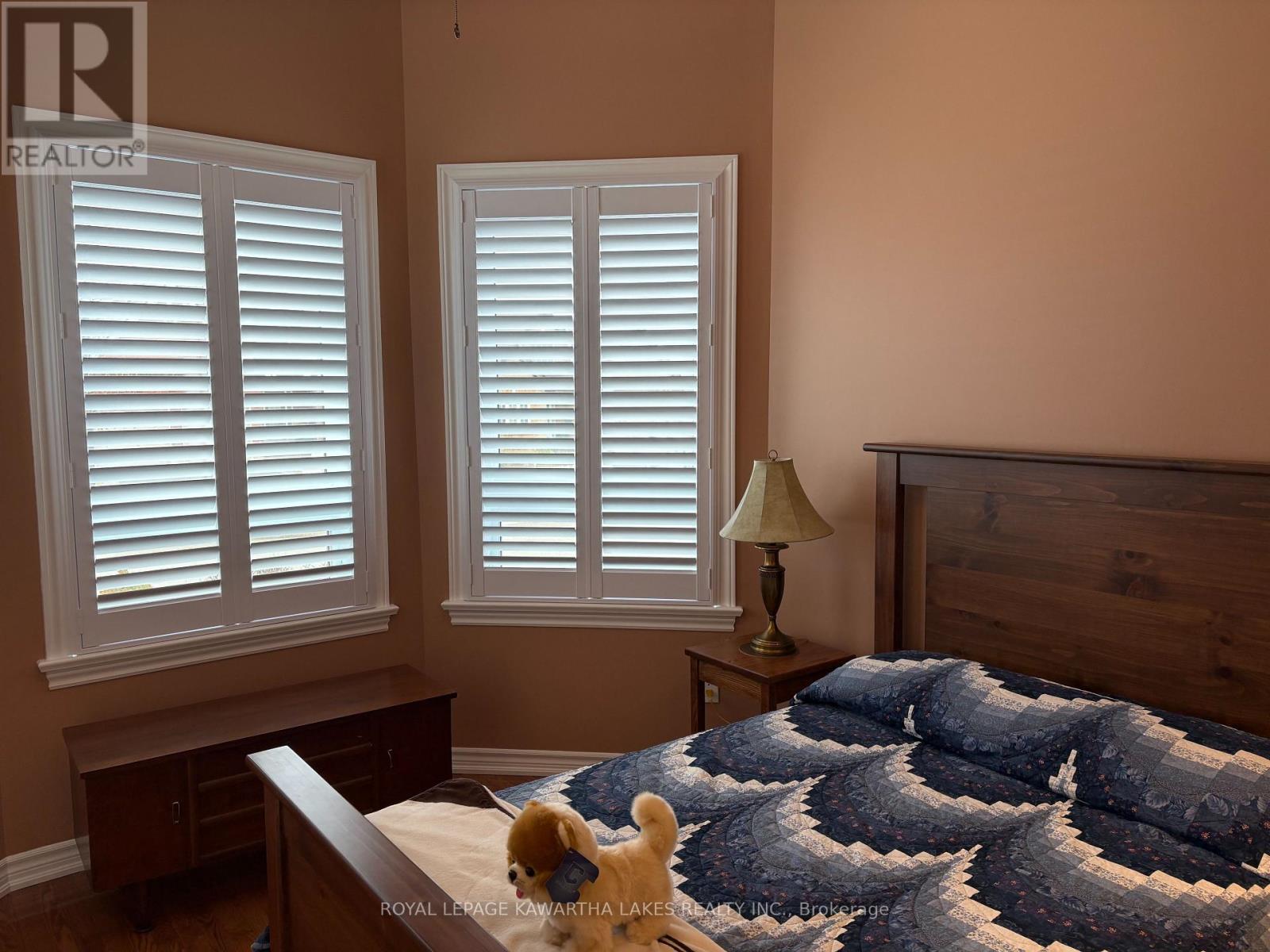 8 Ellis Crescent, Kawartha Lakes, Ontario  K9V 0A4 - Photo 4 - X12889426