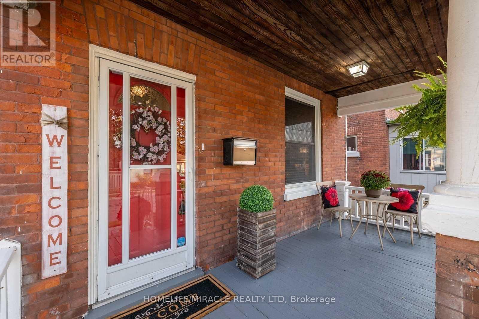 181 Centre Street N, Oshawa, Ontario L1G 4C4 - Photo 2 - E12878734