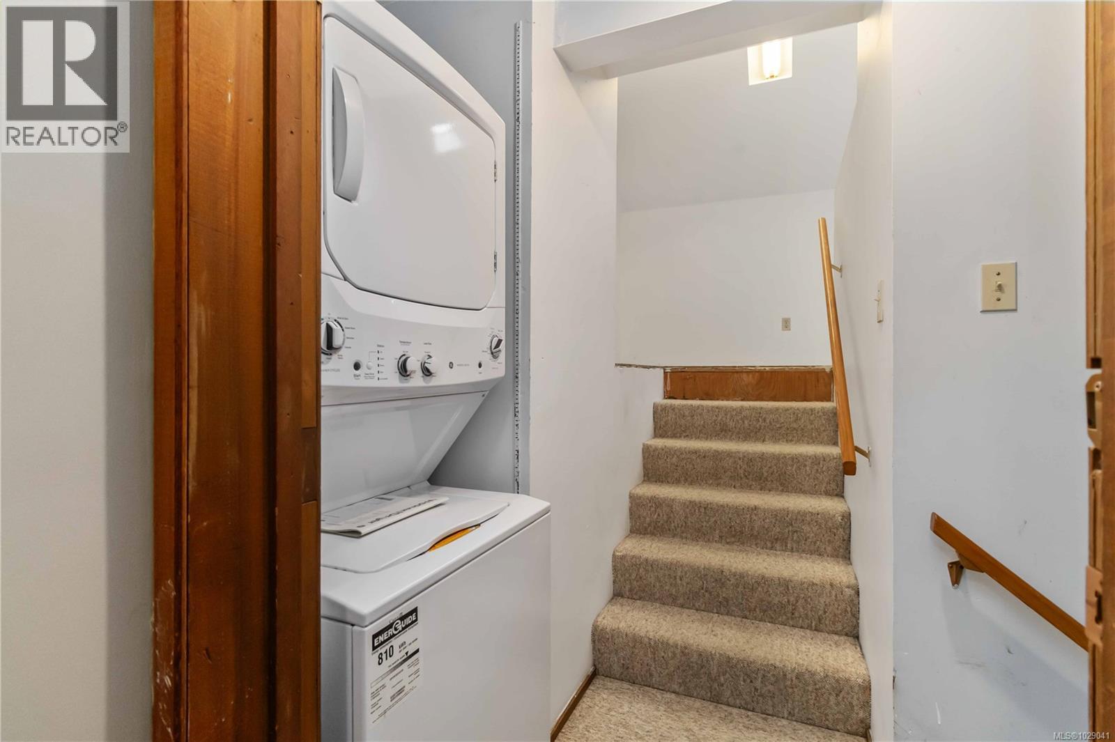 2753 Arbutus Rd, Saanich, British Columbia  V8N 5X7 - Photo 23 - 1029041