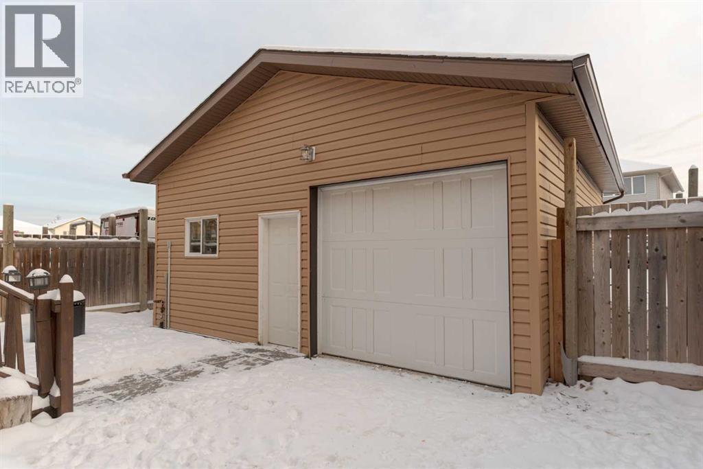 129 Honeysuckle Way, Fort Mcmurray, Alberta  T9K 0M8 - Photo 28 - A2279479