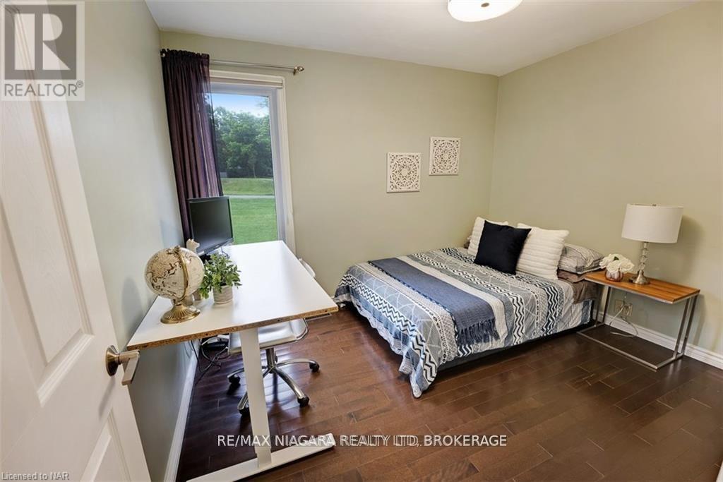 50 Melrose Drive, Niagara-On-The-Lake, Ontario  L0S 1J0 - Photo 17 - X12676556