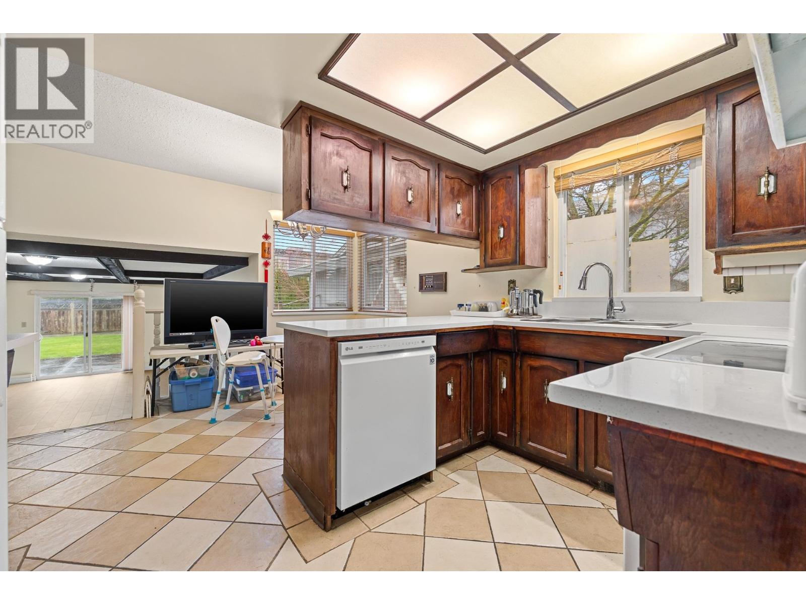 10760 Seamount Road, Richmond, British Columbia  V7A 4P6 - Photo 8 - R3100152