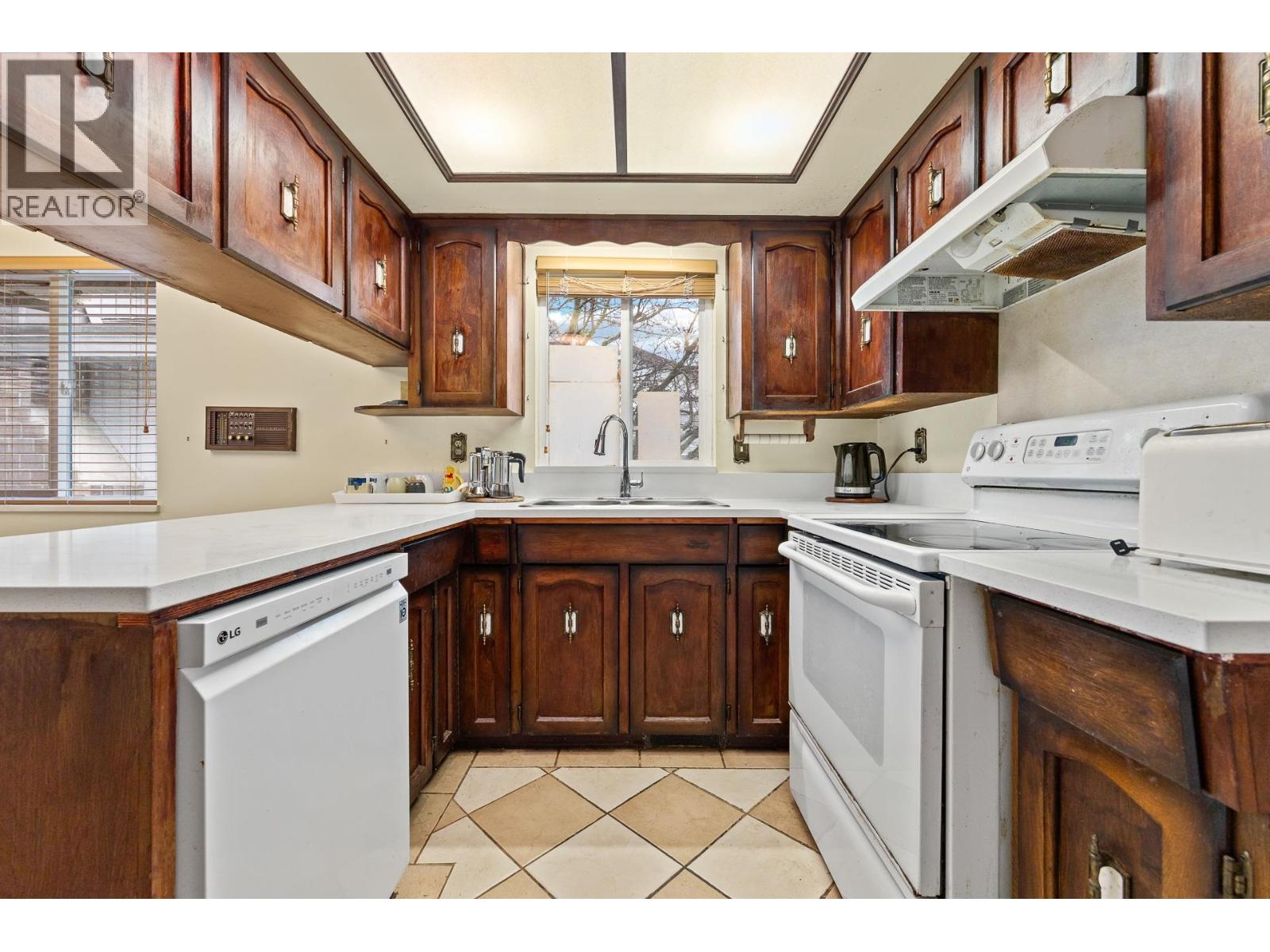 10760 Seamount Road, Richmond, British Columbia  V7A 4P6 - Photo 9 - R3100152