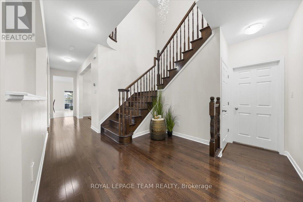 118 Culloden Crescent, Ottawa, Ontario  K2J 5Z9 - Photo 7 - X12889396