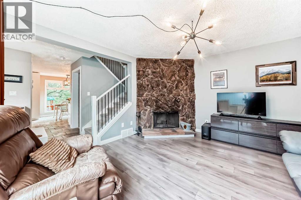 6739 Coach Hill Road Sw, Calgary, Alberta  T3H 1V7 - Photo 2 - A2292942