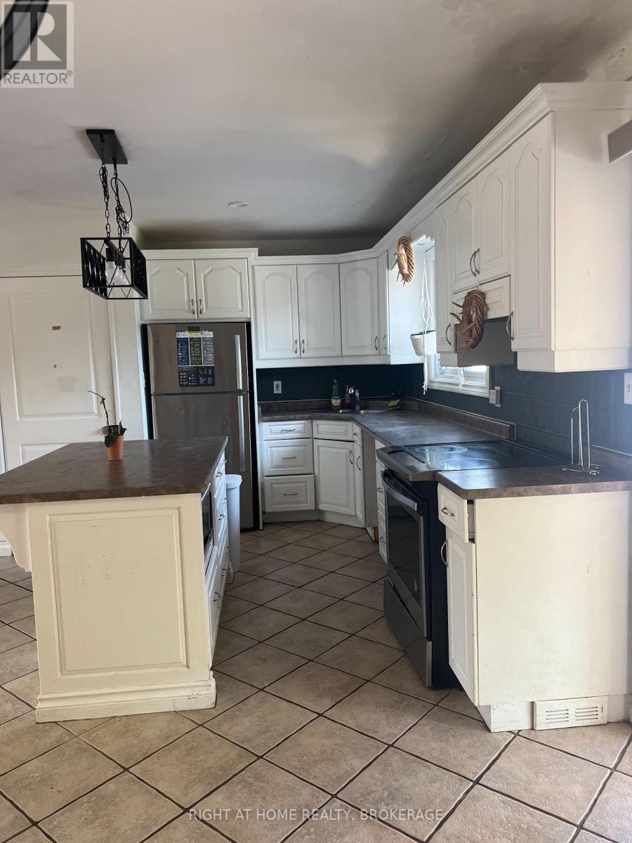 24 Grandview Drive, St. Catharines, Ontario  L2M 1A9 - Photo 4 - X12889362