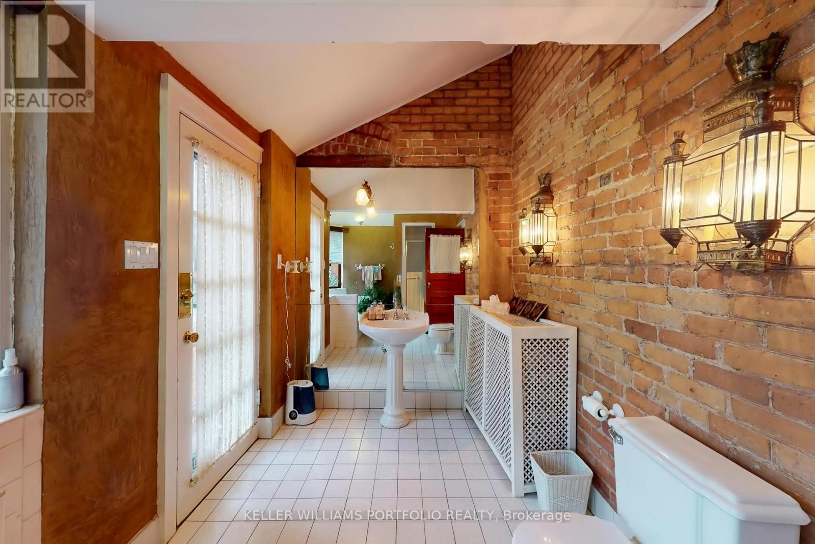 Main & 2nd - 97 Glengrove Avenue W, Toronto, Ontario  M4R 1N8 - Photo 20 - C12889376