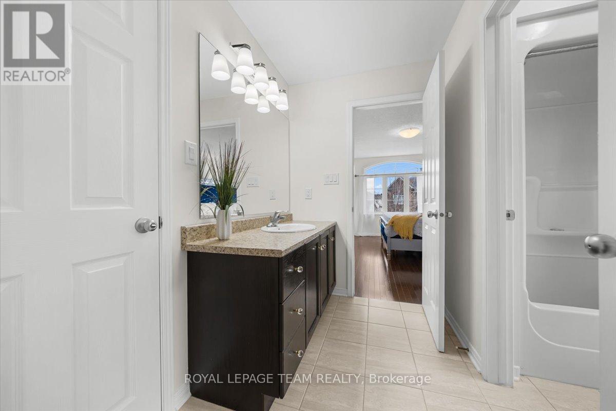 118 Culloden Crescent, Ottawa, Ontario  K2J 5Z9 - Photo 30 - X12889396