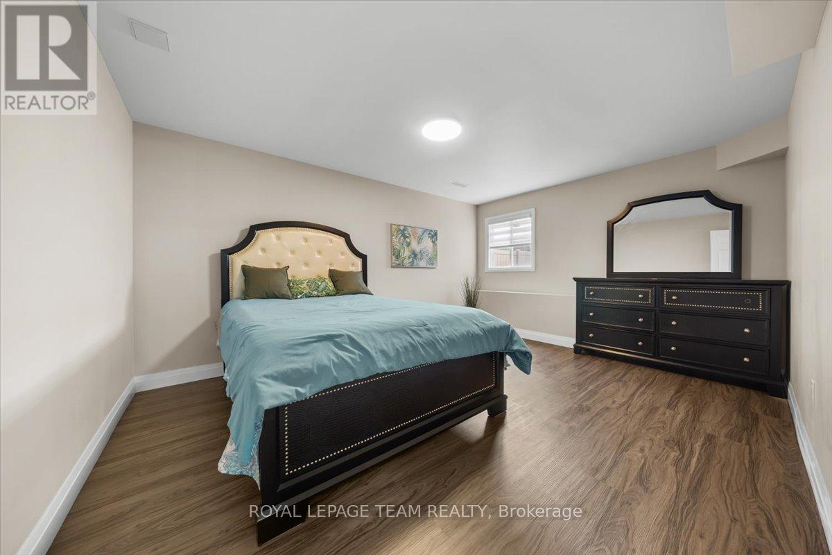 118 Culloden Crescent, Ottawa, Ontario  K2J 5Z9 - Photo 41 - X12889396