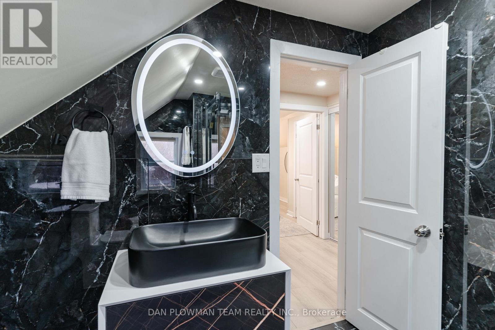 752 Douglas Street, Oshawa, Ontario  L1H 5C7 - Photo 21 - E12889394