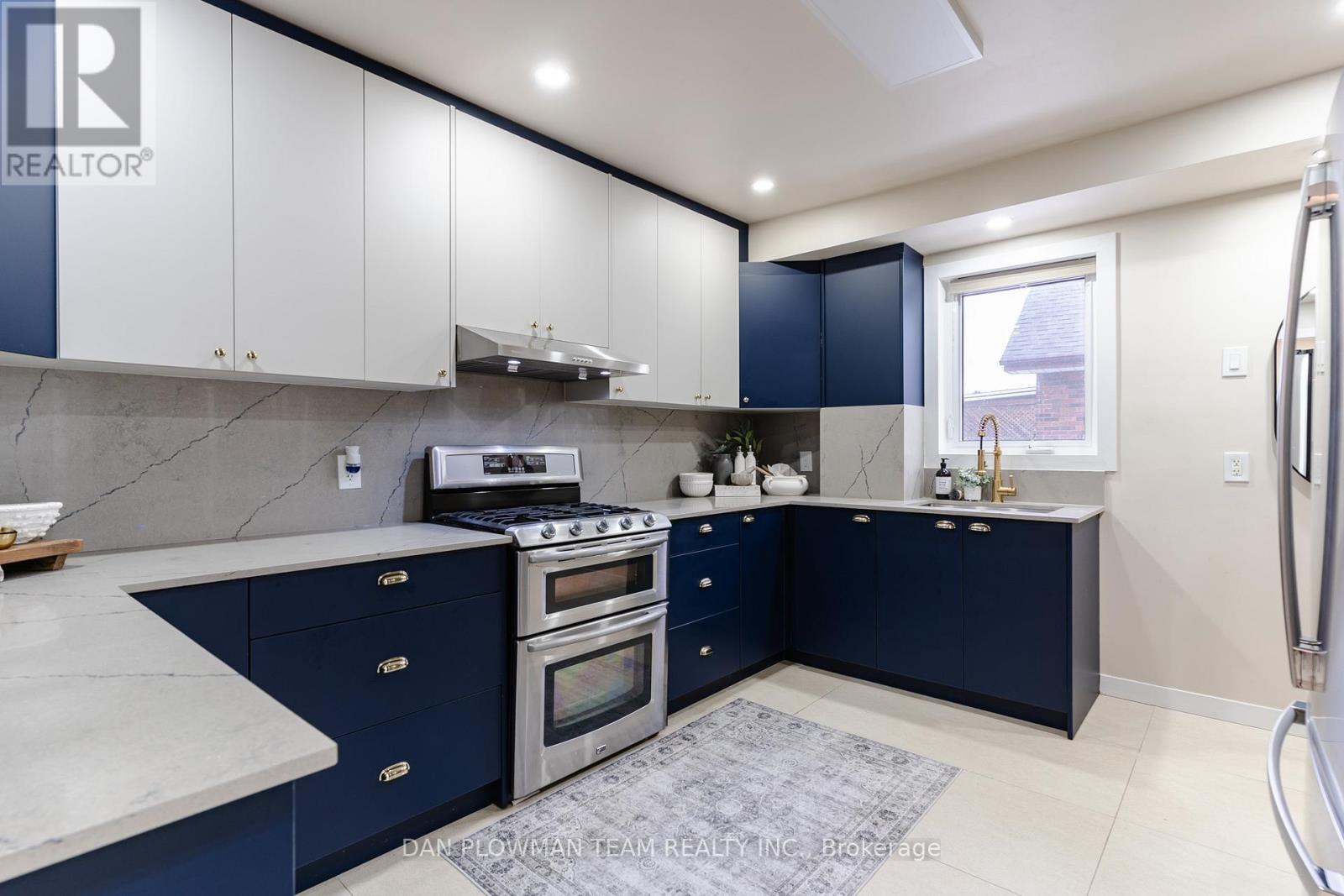 752 Douglas Street, Oshawa, Ontario  L1H 5C7 - Photo 8 - E12889394