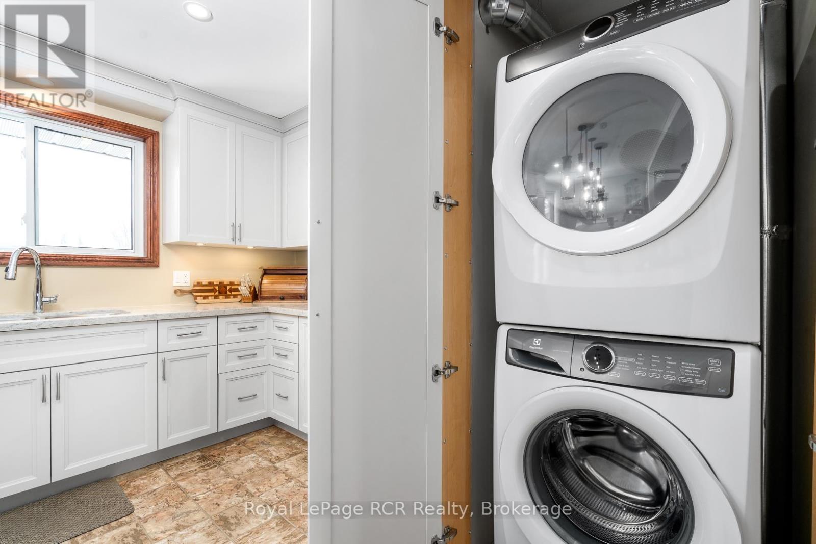 1003 Victoria Street, West Grey, Ontario  N0G 1C0 - Photo 13 - X12889374