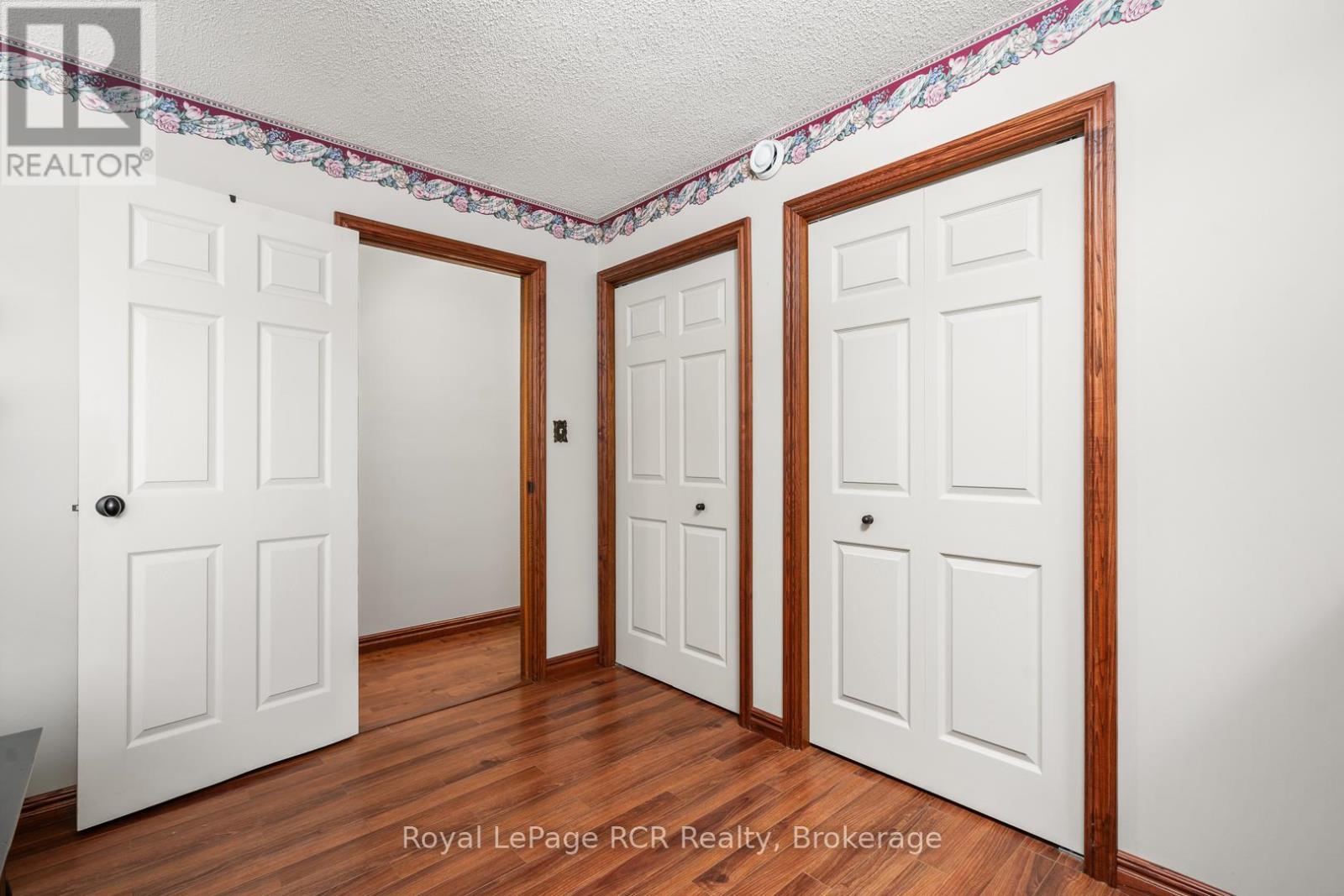 1003 Victoria Street, West Grey, Ontario  N0G 1C0 - Photo 18 - X12889374