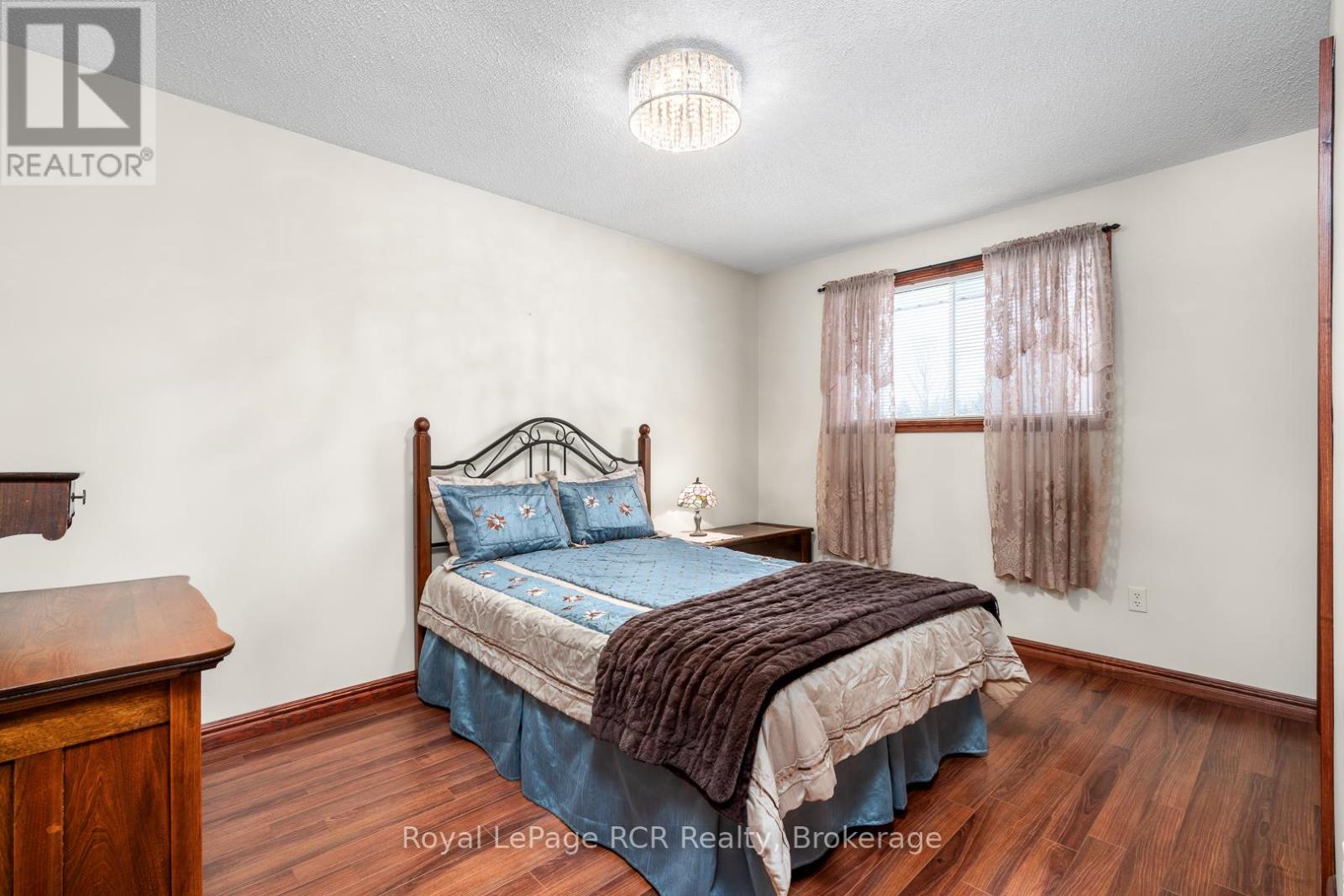 1003 Victoria Street, West Grey, Ontario  N0G 1C0 - Photo 19 - X12889374