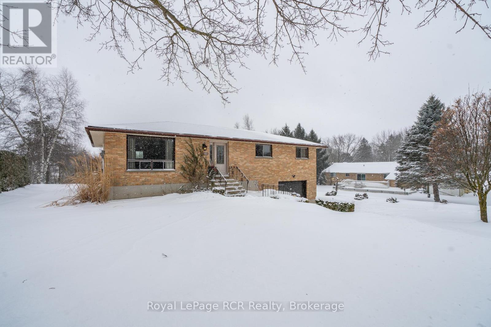 1003 Victoria Street, West Grey, Ontario  N0G 1C0 - Photo 3 - X12889374