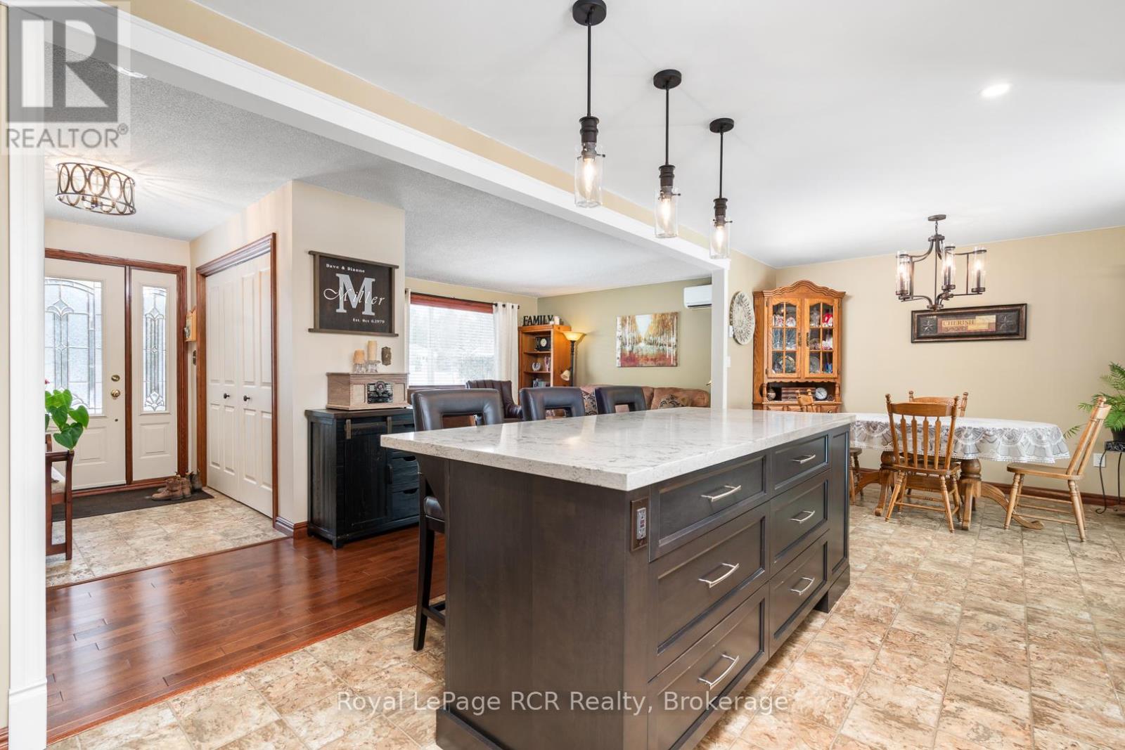 1003 Victoria Street, West Grey, Ontario  N0G 1C0 - Photo 6 - X12889374