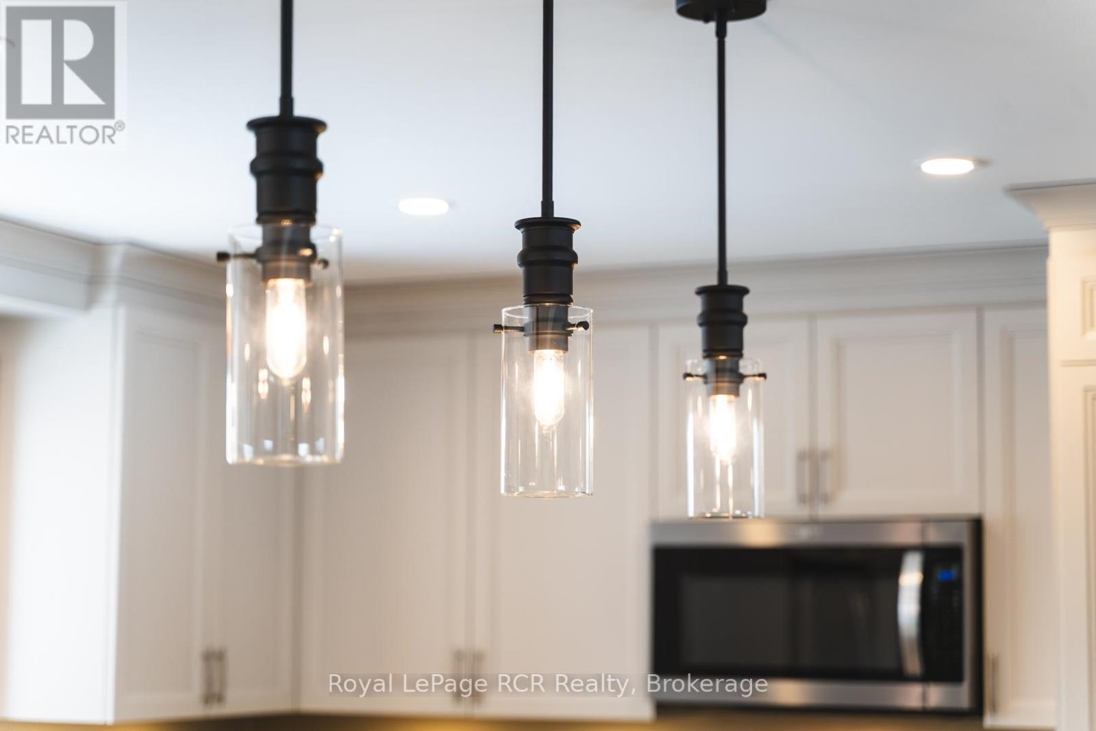 1003 Victoria Street, West Grey, Ontario  N0G 1C0 - Photo 8 - X12889374