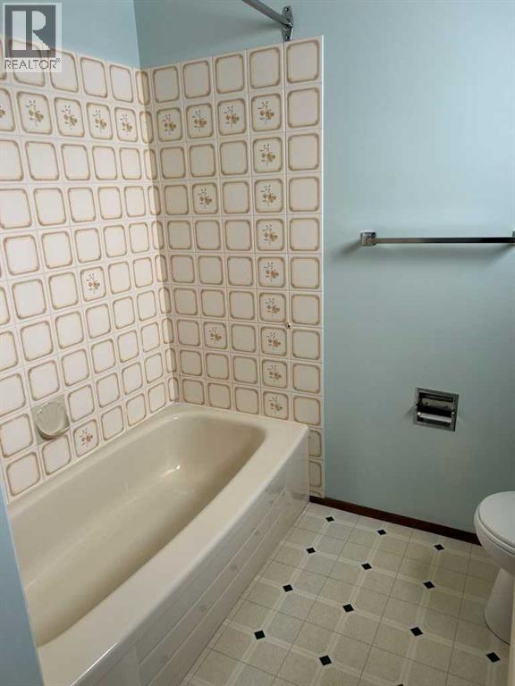 35 Strong Avenue Se, Medicine Hat, Alberta  T1B 3E8 - Photo 4 - A2266377