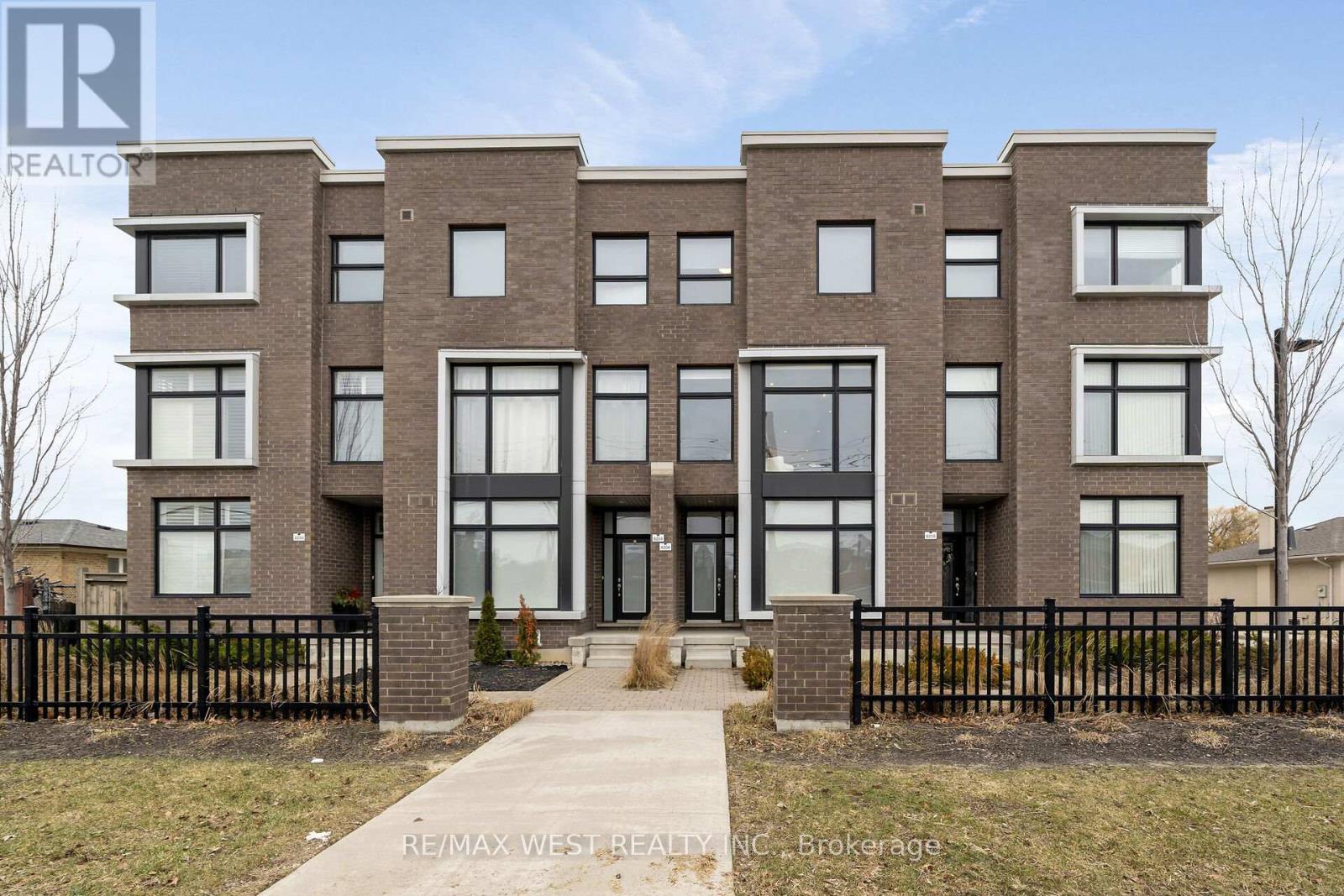 8208 PINE VALLEY DRIVE, Vaughan, Ontario