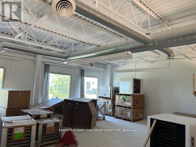 11 - 125 Don Hillock Drive, Aurora, Ontario L4G 0H8 - Photo 5 - N12889402