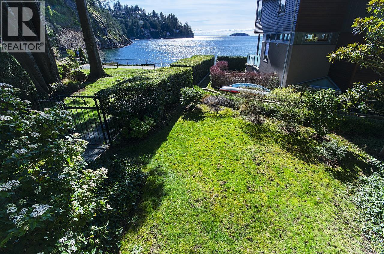 6760 Batchelor Bay Place, West Vancouver, British Columbia  V7W 3B7 - Photo 8 - R3100225