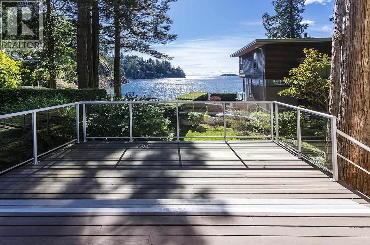 6760 Batchelor Bay Place, West Vancouver, British Columbia  V7W 3B7 - Photo 16 - R3100225