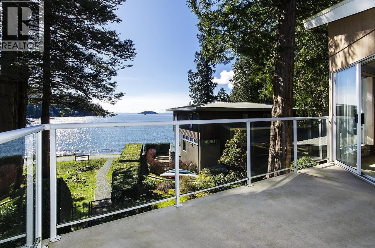 6760 Batchelor Bay Place, West Vancouver, British Columbia  V7W 3B7 - Photo 17 - R3100225