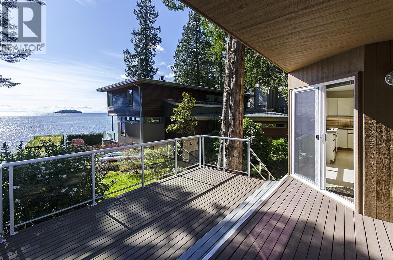 6760 Batchelor Bay Place, West Vancouver, British Columbia  V7W 3B7 - Photo 18 - R3100225