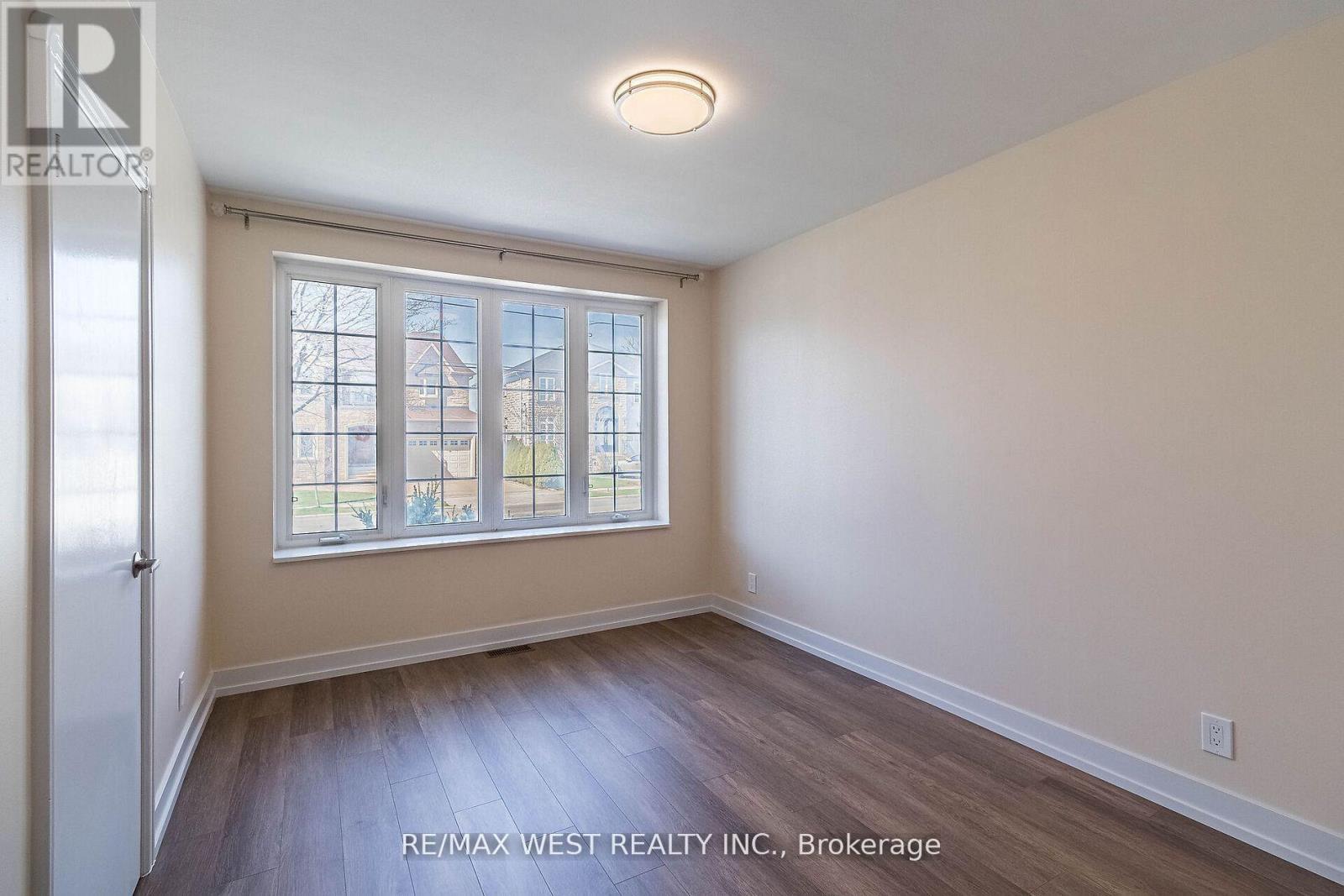 7 Highland Hill, Toronto, Ontario  M9A 2P7 - Photo 11 - W12889350