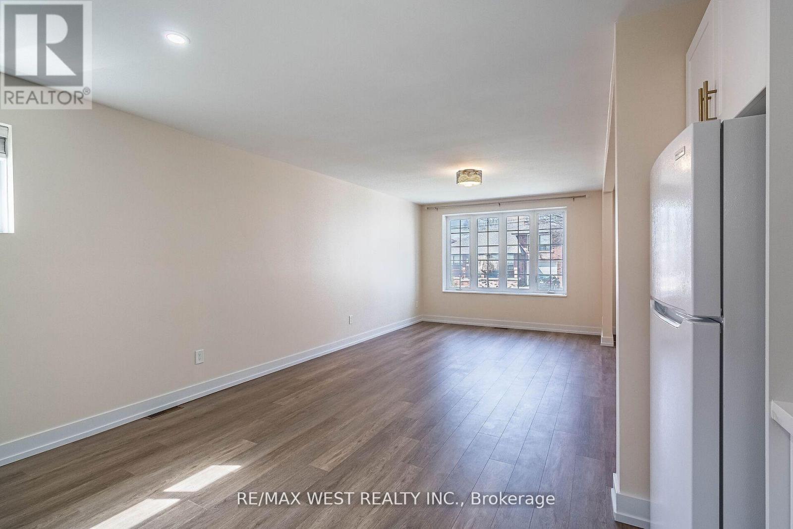 7 Highland Hill, Toronto, Ontario  M9A 2P7 - Photo 18 - W12889350