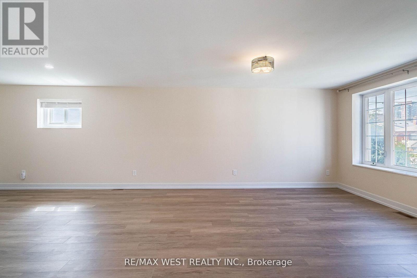 7 Highland Hill, Toronto, Ontario  M9A 2P7 - Photo 6 - W12889350