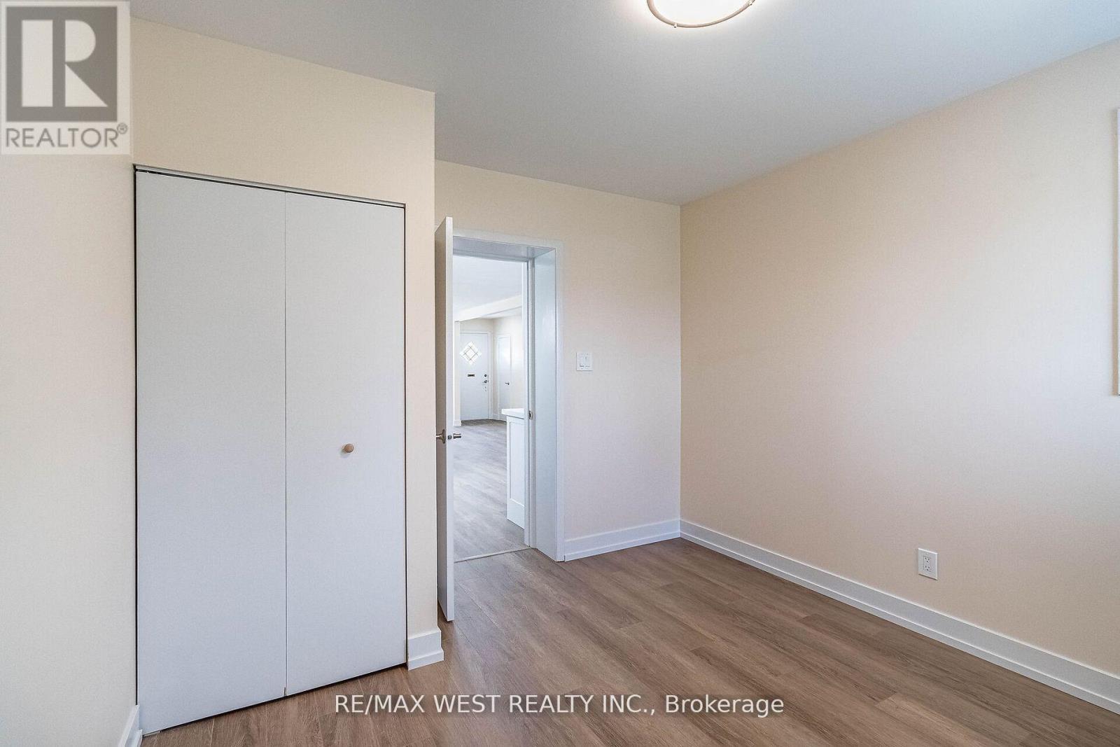 7 Highland Hill, Toronto, Ontario  M9A 2P7 - Photo 9 - W12889350