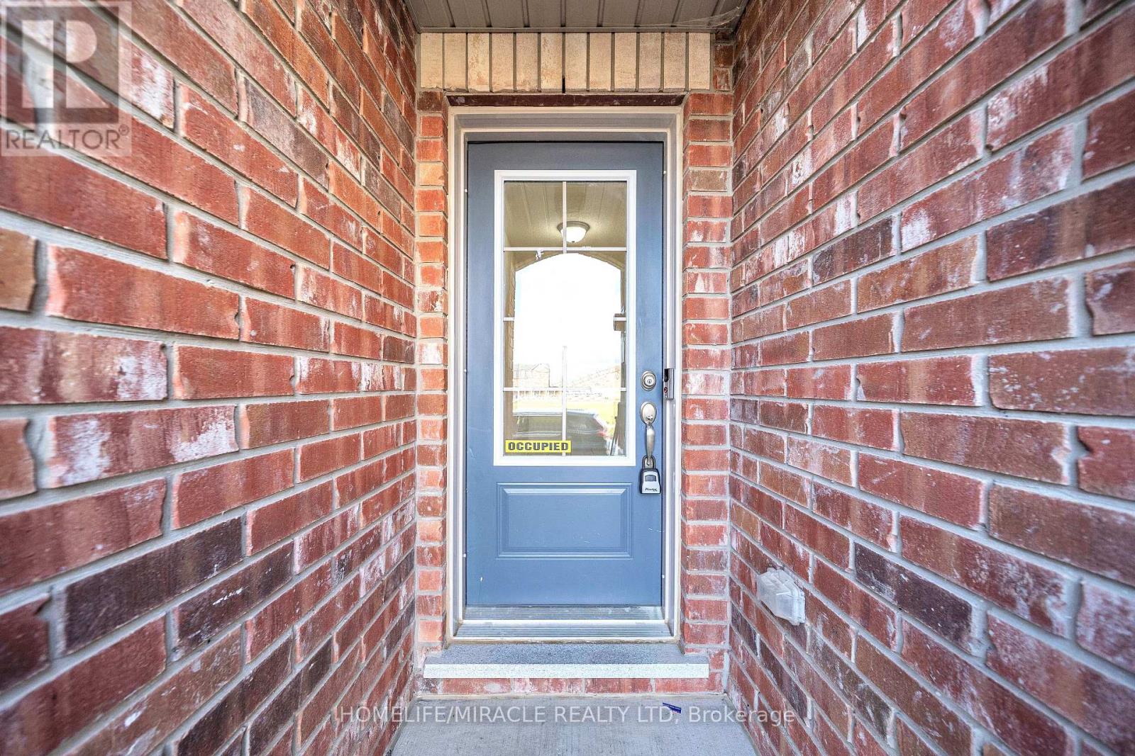 15 Finegan Circle, Brampton, Ontario  L7A 4Z7 - Photo 6 - W12889358