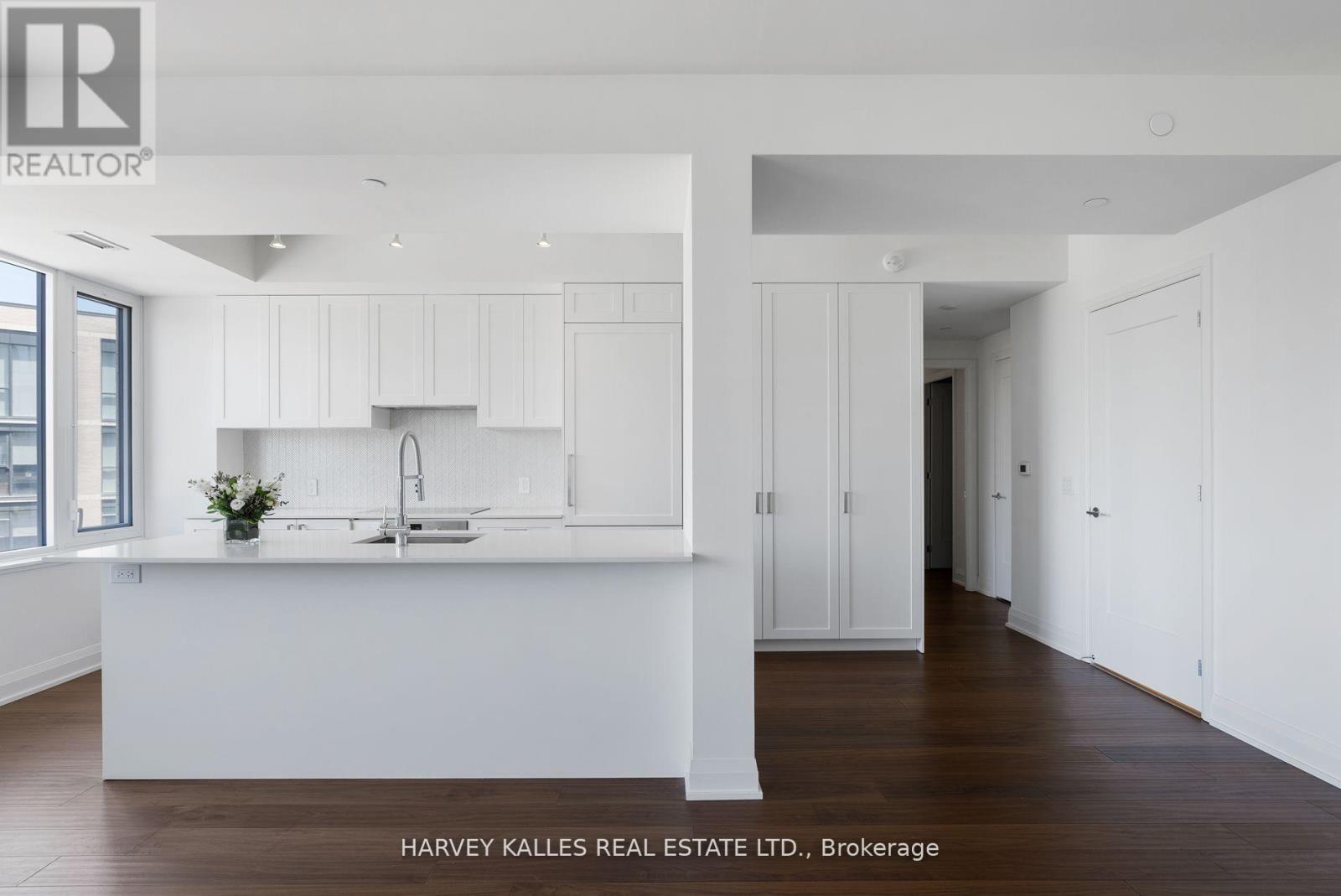 519 - 293 The Kingsway, Toronto, Ontario  M9A 3A9 - Photo 7 - W12889378