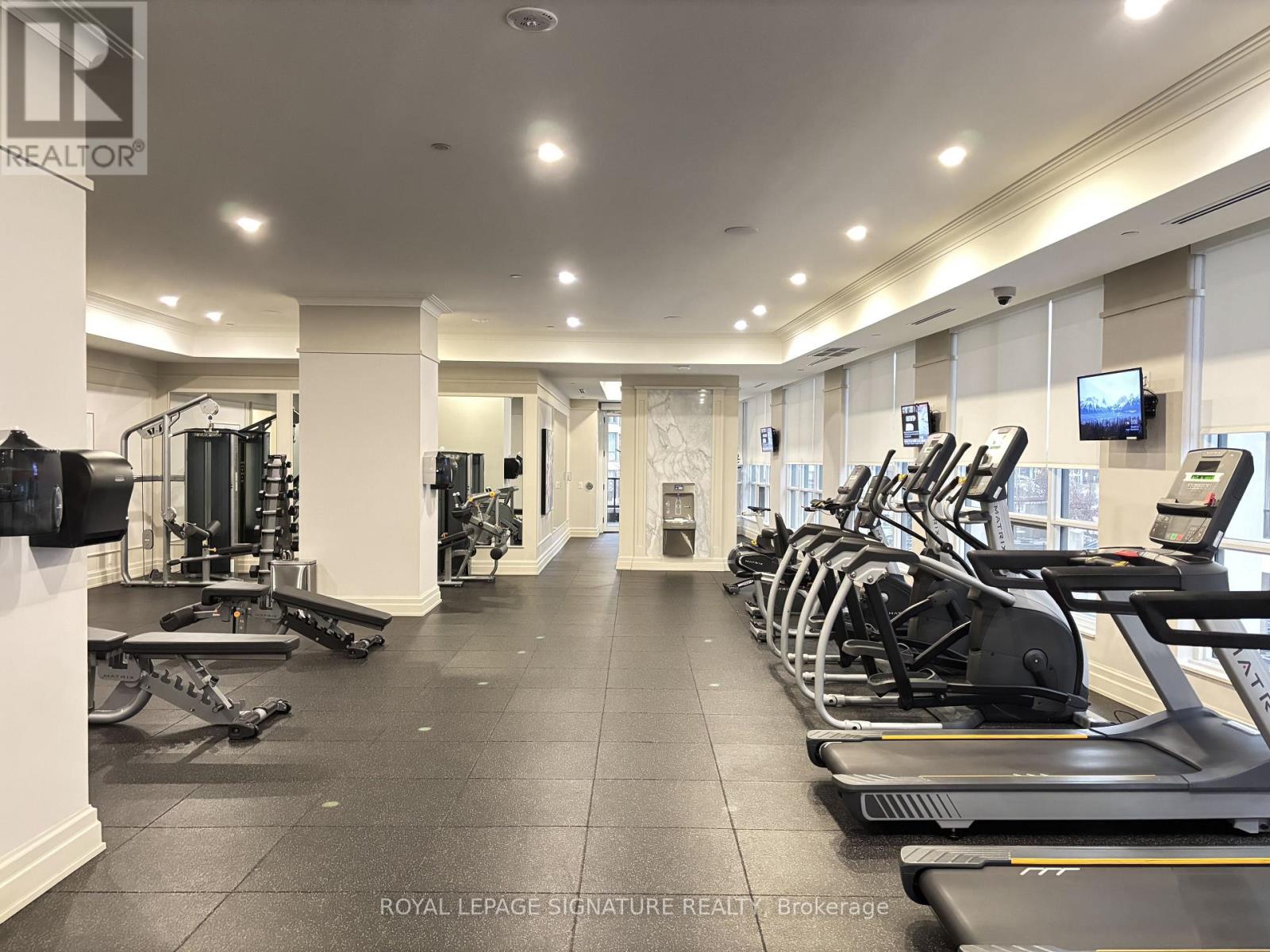 2202 - 36 Elm Drive, Mississauga, Ontario  L5R 0N3 - Photo 14 - W12889380