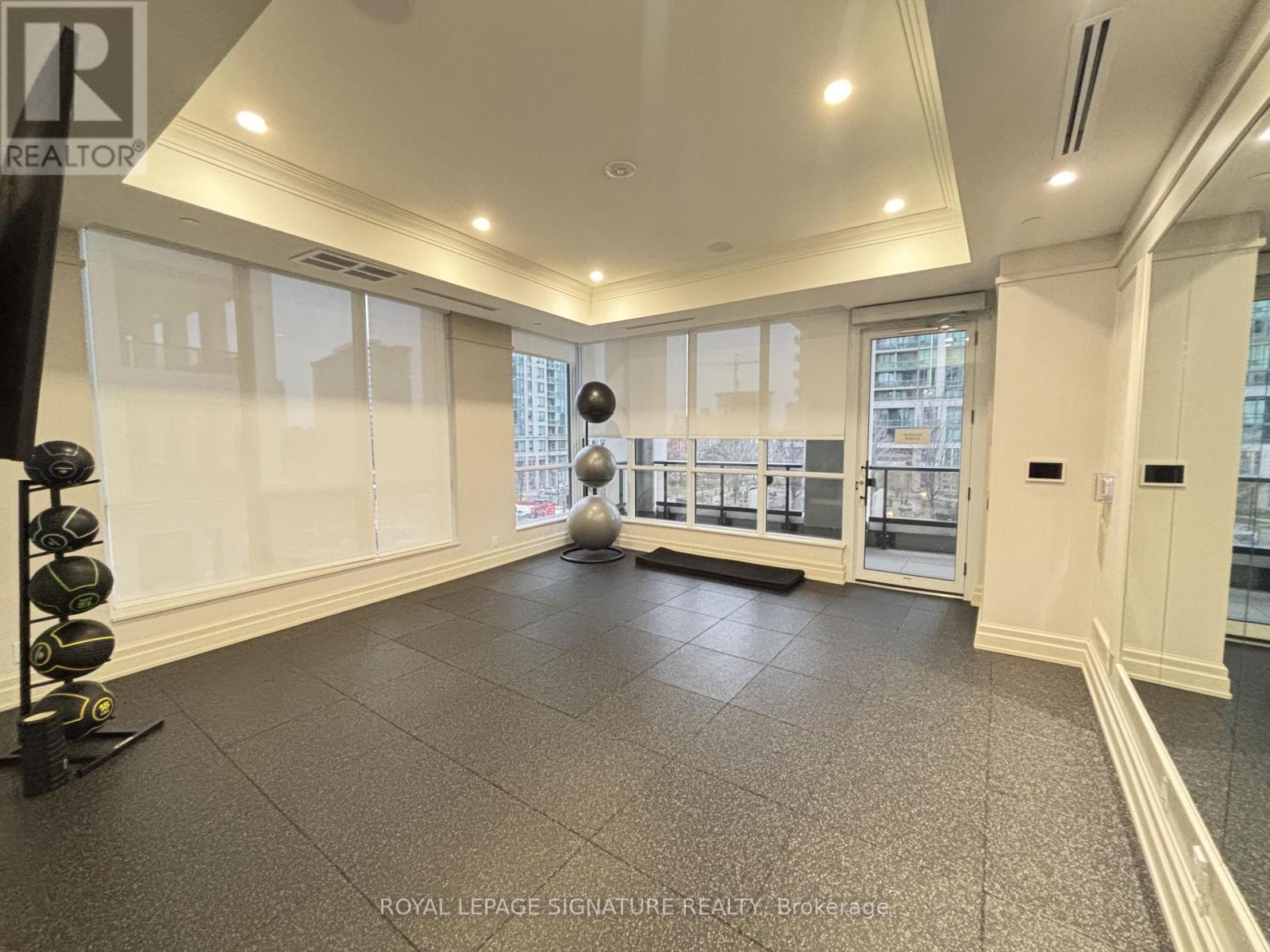 2202 - 36 Elm Drive, Mississauga, Ontario  L5R 0N3 - Photo 15 - W12889380