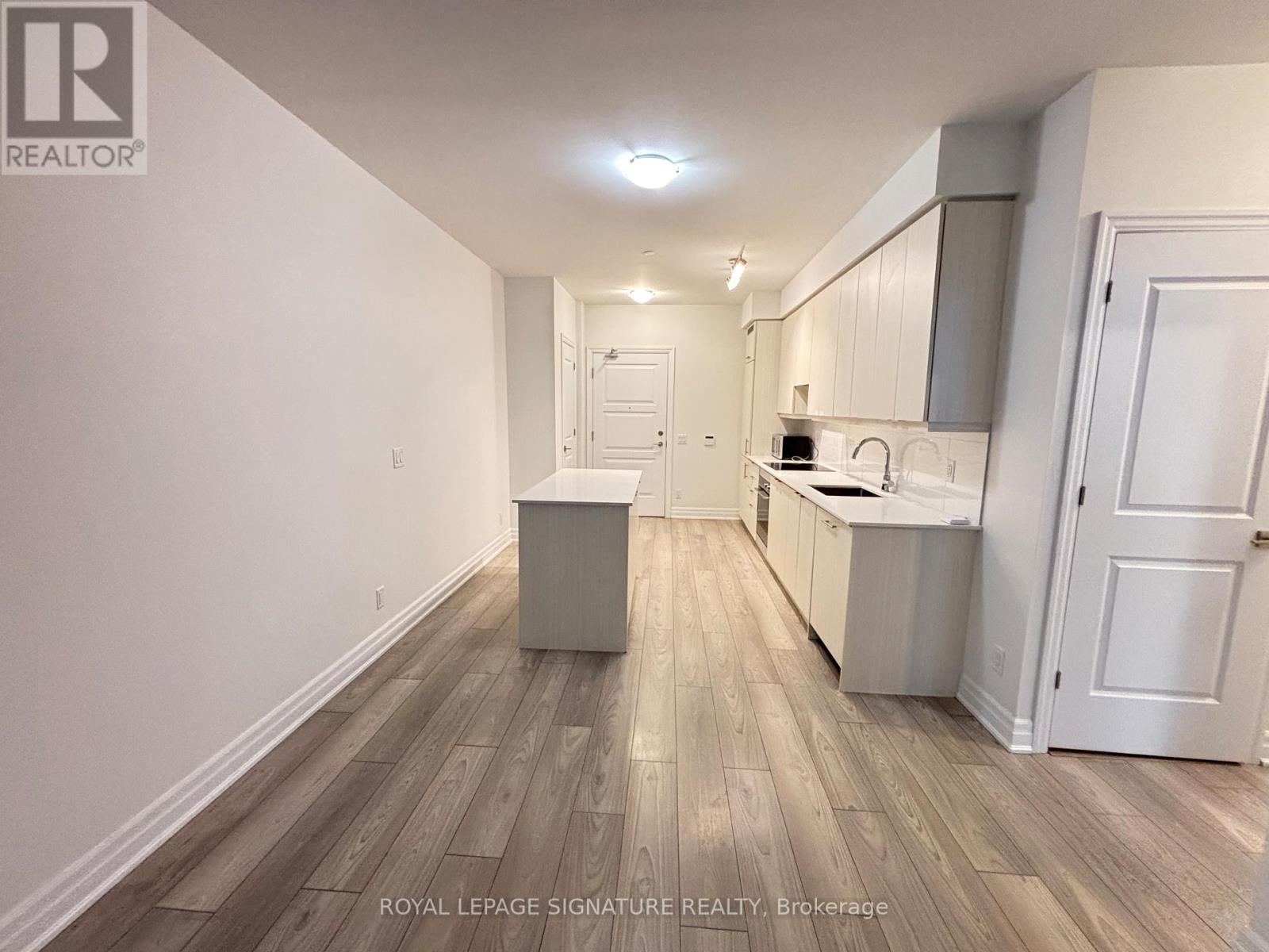 2202 - 36 Elm Drive, Mississauga, Ontario  L5R 0N3 - Photo 5 - W12889380