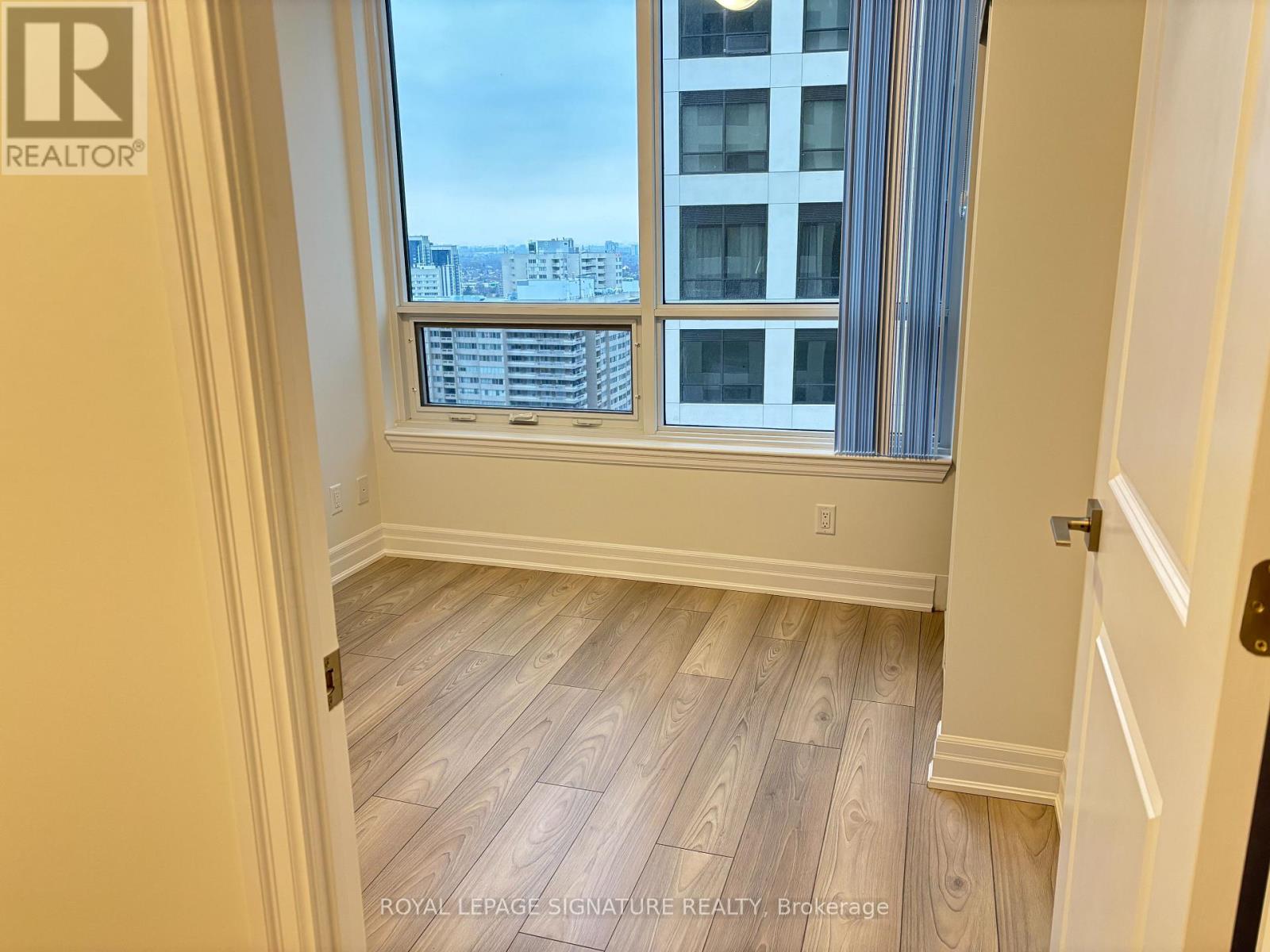 2202 - 36 Elm Drive, Mississauga, Ontario  L5R 0N3 - Photo 8 - W12889380