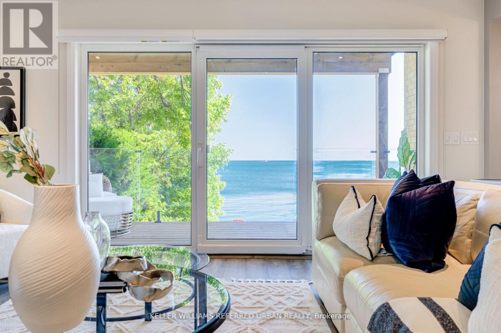 399 LAKE PROMENADE, Toronto, Ontario