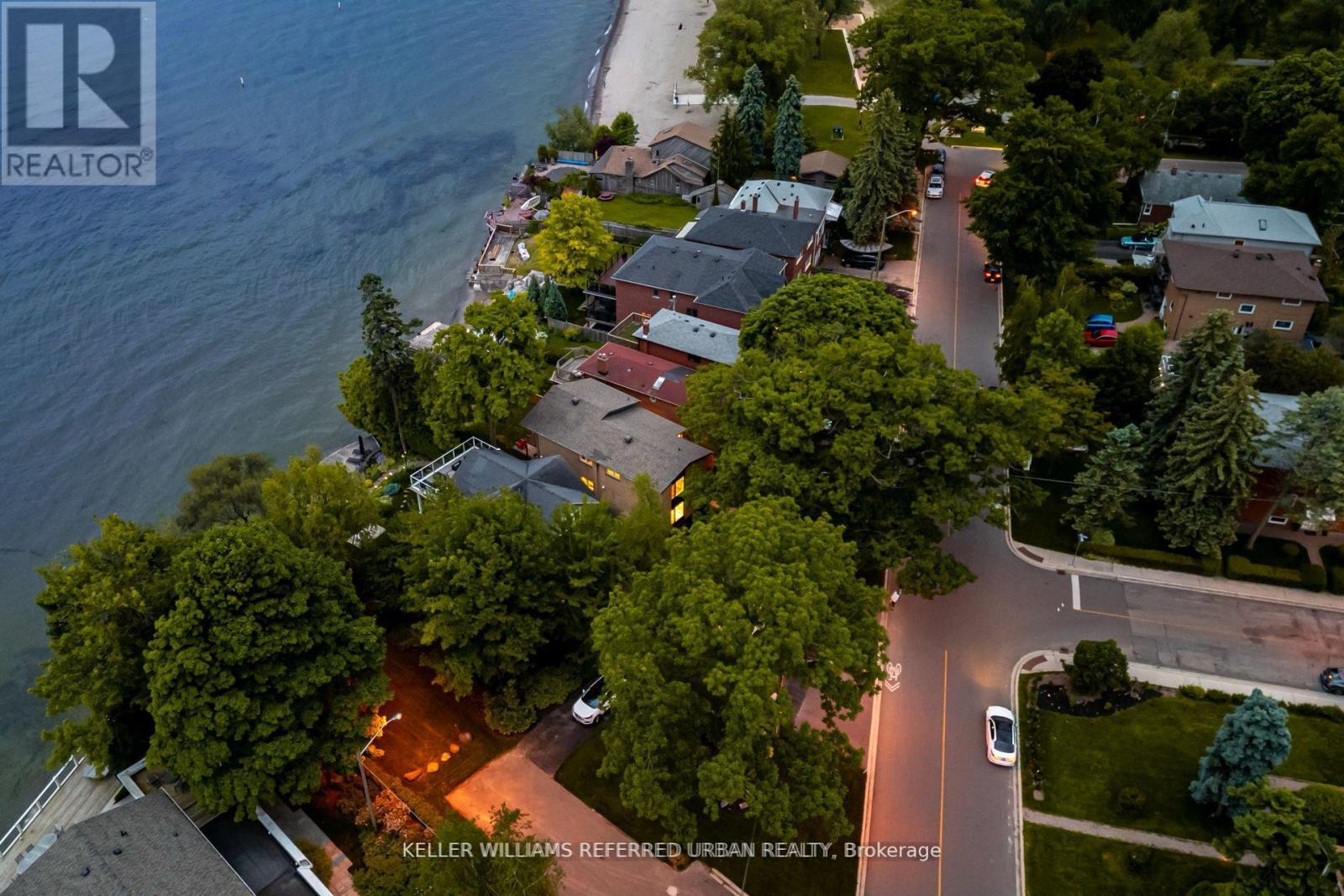 399 Lake Promenade, Toronto, Ontario  M8W 1C3 - Photo 13 - W12889386