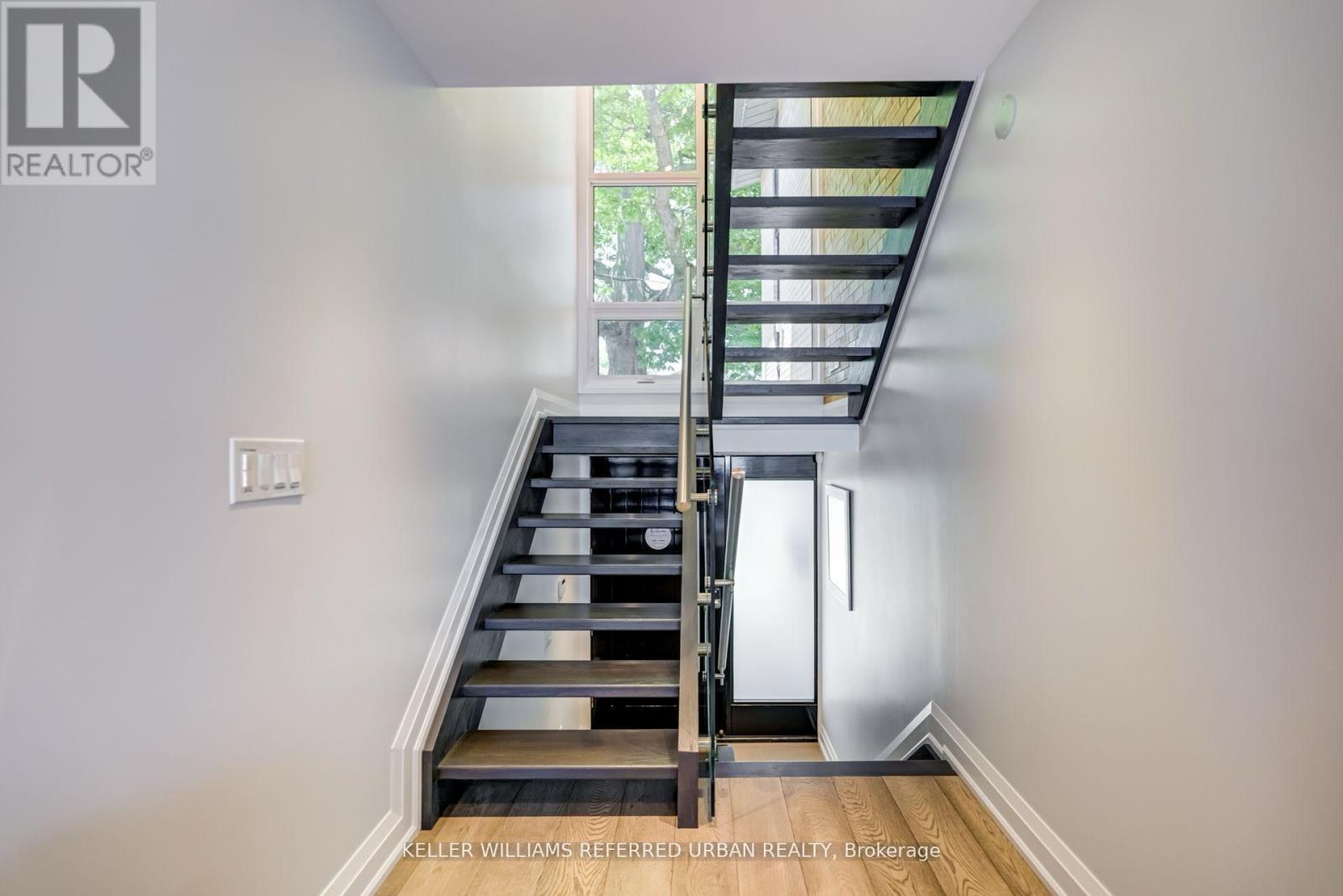 399 Lake Promenade, Toronto, Ontario  M8W 1C3 - Photo 24 - W12889386