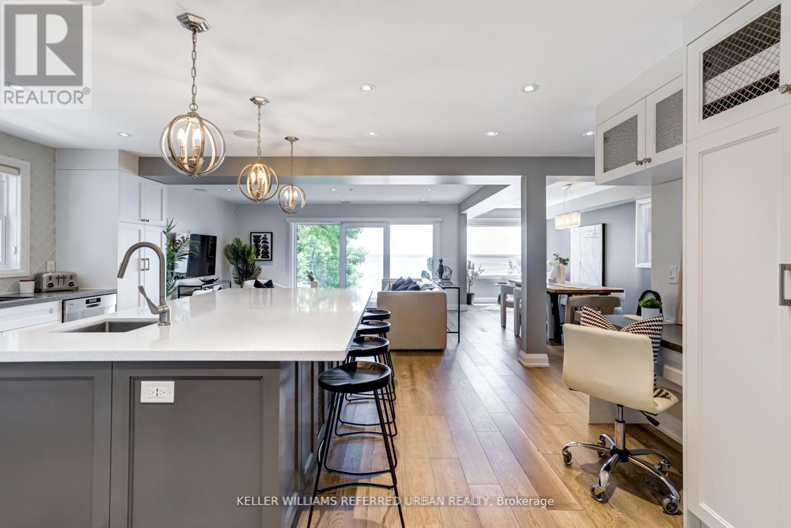 399 Lake Promenade, Toronto, Ontario  M8W 1C3 - Photo 3 - W12889386