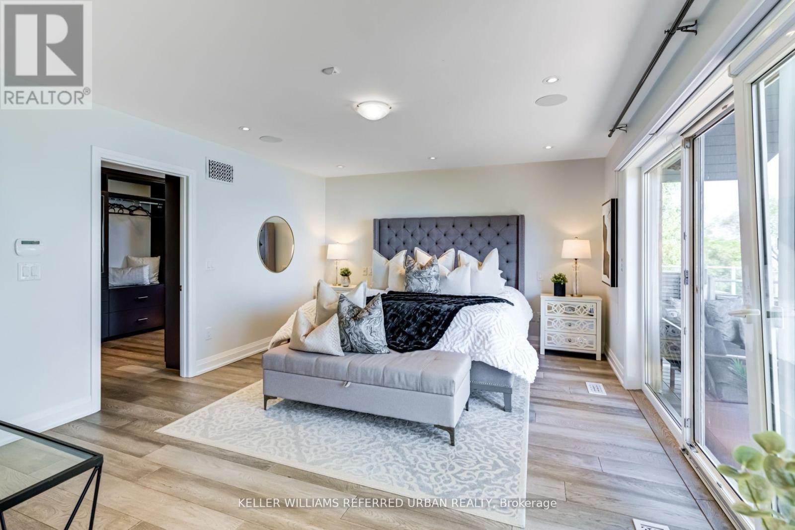 399 Lake Promenade, Toronto, Ontario  M8W 1C3 - Photo 36 - W12889386