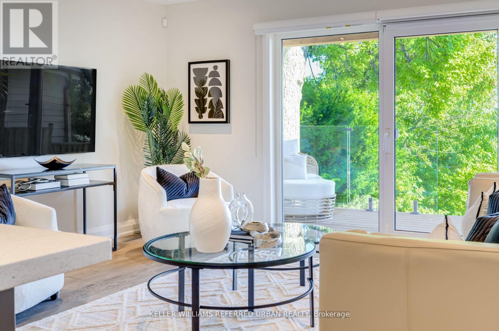 399 Lake Promenade, Toronto, Ontario  M8W 1C3 - Photo 5 - W12889386