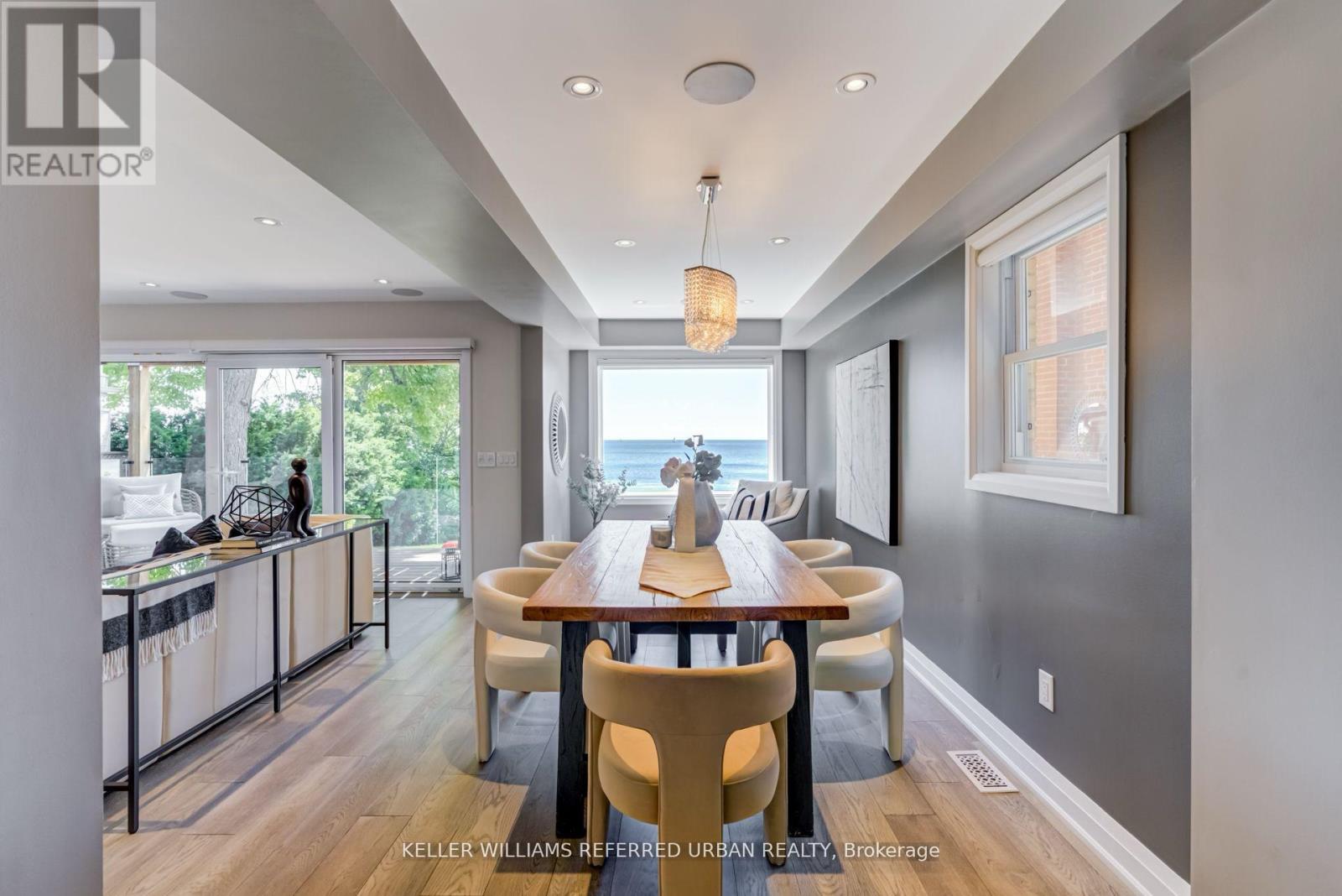 399 Lake Promenade, Toronto, Ontario  M8W 1C3 - Photo 8 - W12889386