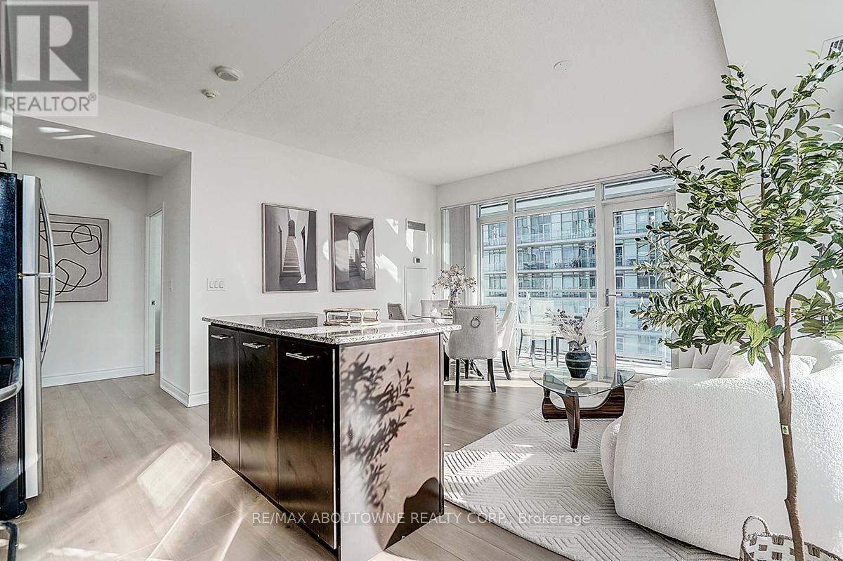 2005 - 360 Square One Drive, Mississauga, Ontario  L5B 0G7 - Photo 23 - W12889406