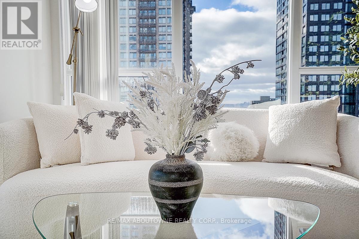 2005 - 360 Square One Drive, Mississauga, Ontario  L5B 0G7 - Photo 34 - W12889406