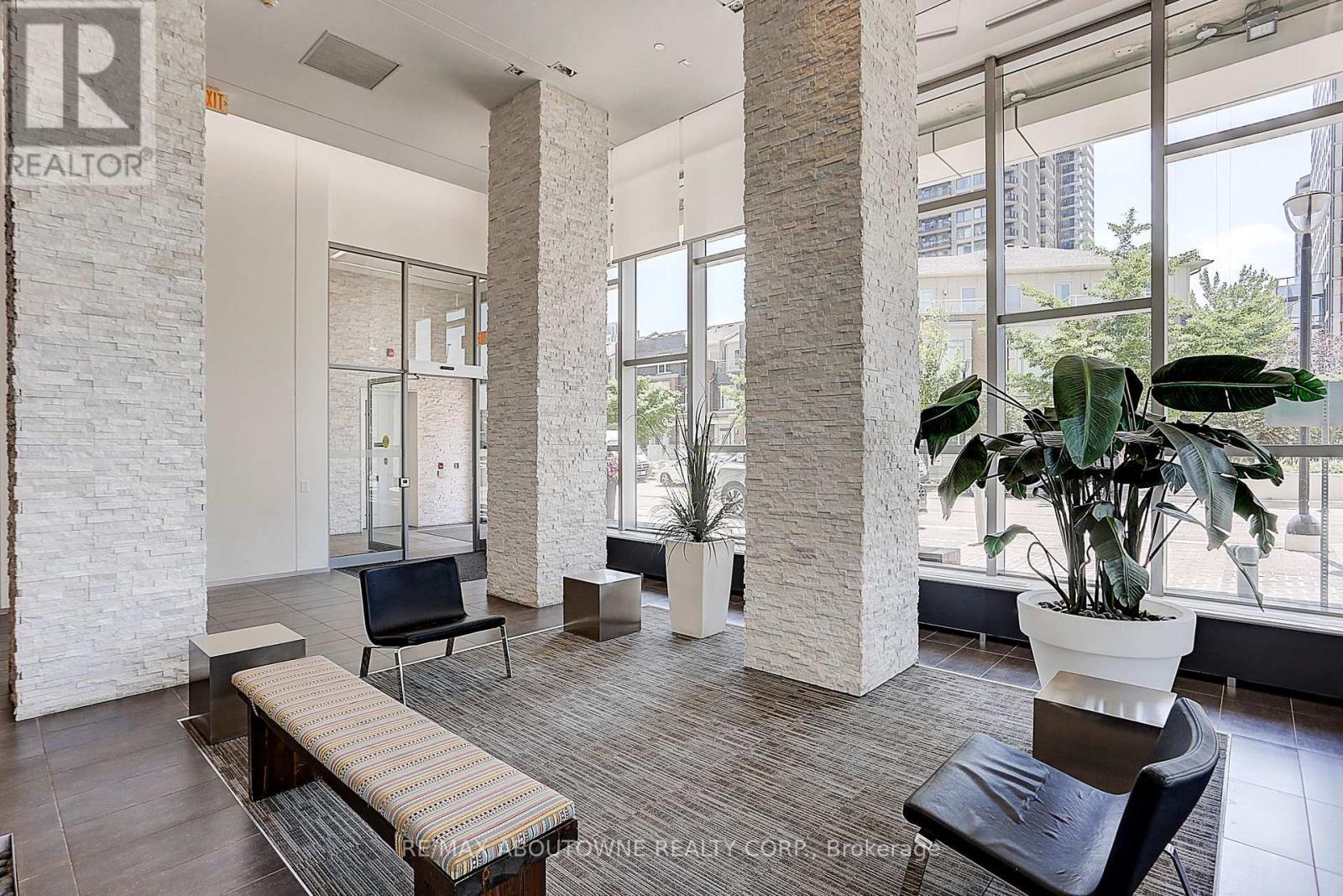 2005 - 360 Square One Drive, Mississauga, Ontario  L5B 0G7 - Photo 5 - W12889406